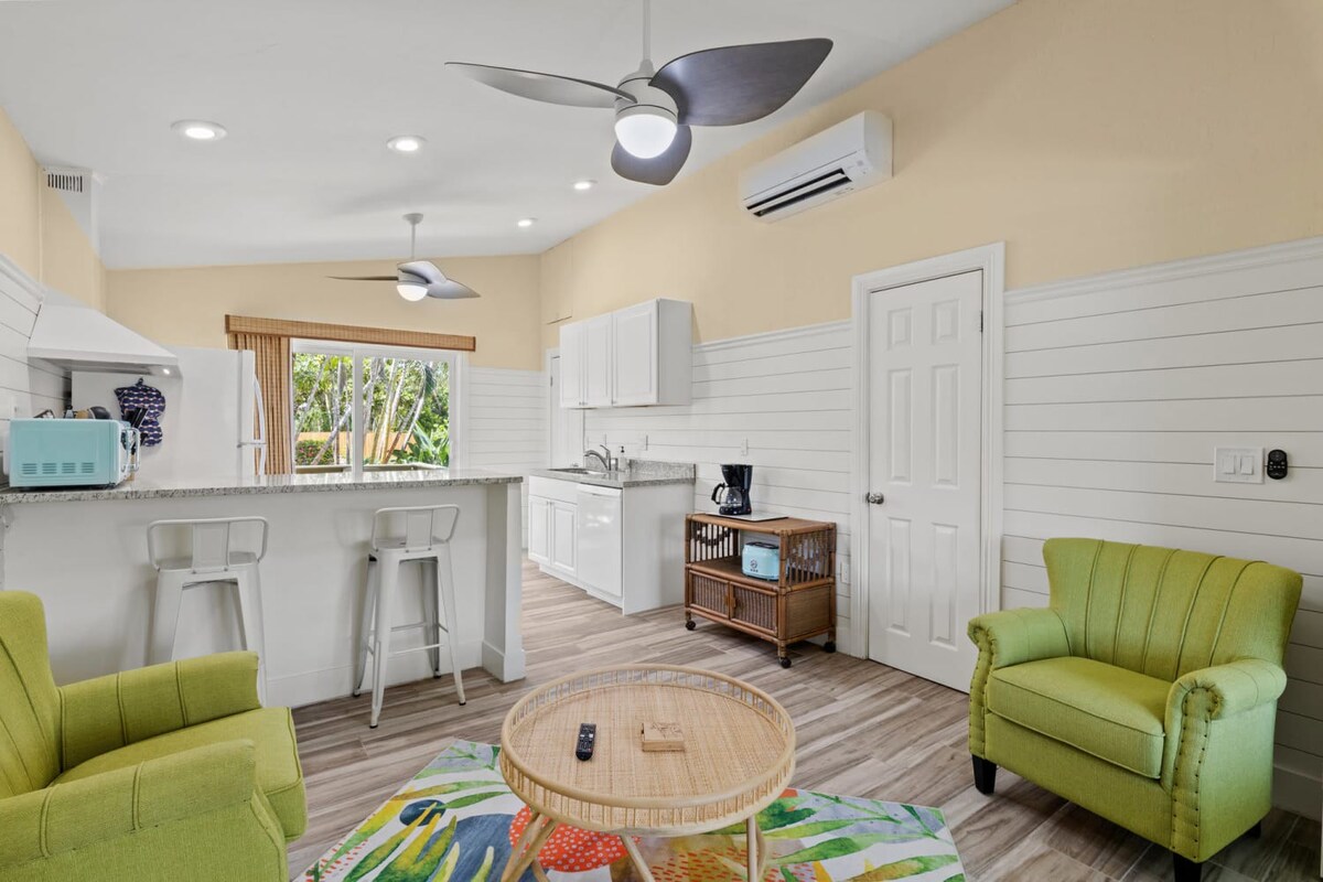 The Palms Cottage One - A Green Haven on Sanibel