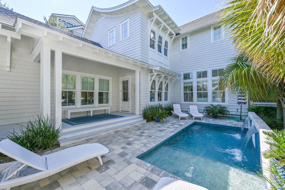 "Sunny Daze" - Private Pool - Carriage House