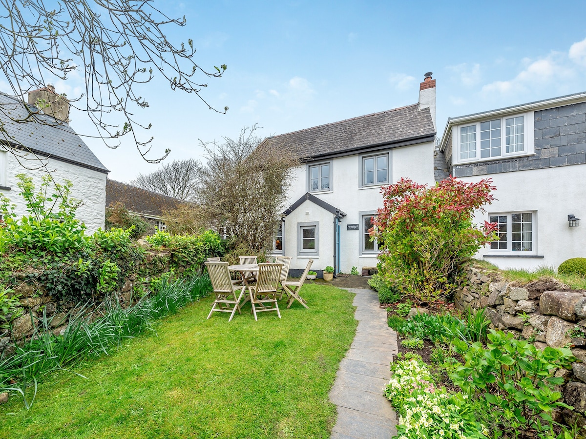 特鲁韦尔小屋（ Trewellwell Cottage ）