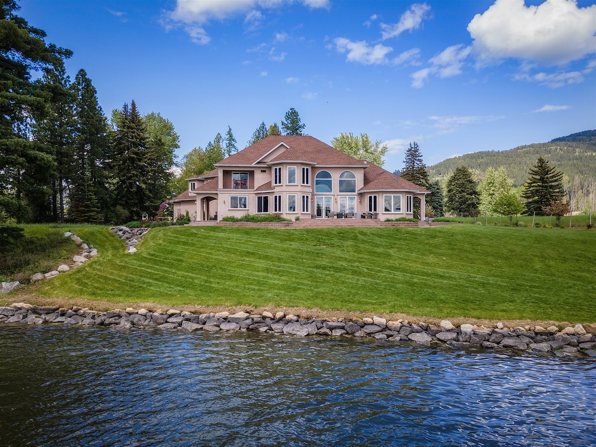 Waterfront Home on Comeback Bay | Ideal for Family