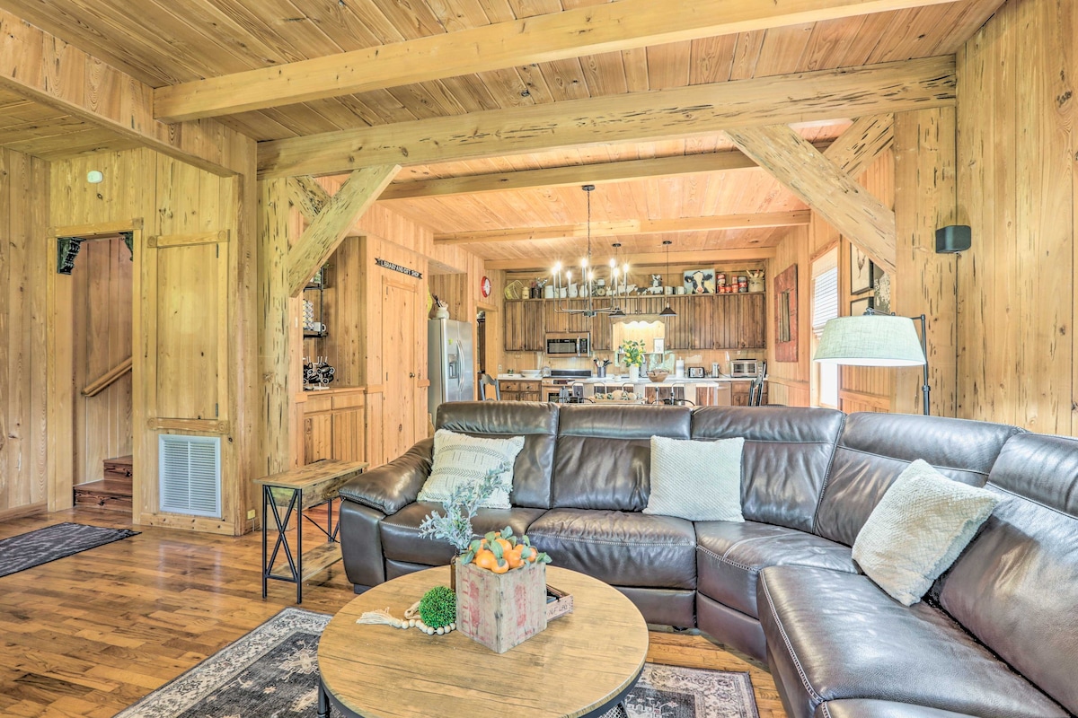 Peaceful Cairo Farmhouse w/ Barn & Fire Pit