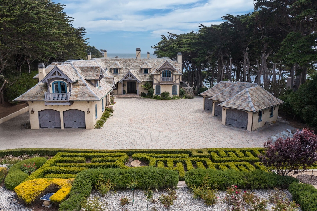 豪华一栋位于蒙特雷（ Monterey ）的迷人别墅，适合广场