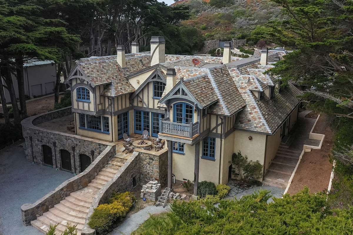 豪华一栋位于蒙特雷（ Monterey ）的迷人别墅，适合广场