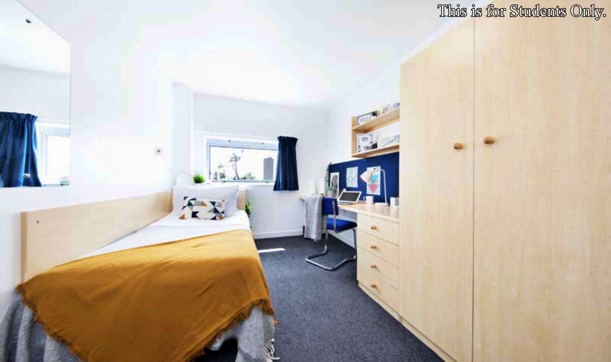 •♦ Student Only: Comfortable Room close to Bowhill Park ♦•