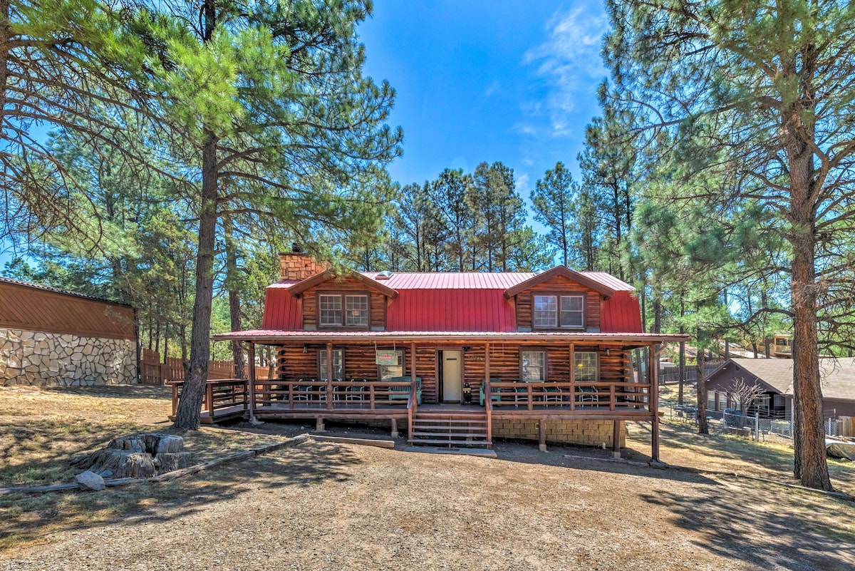 Rustic Ruidoso Log Cabin with Hot Tub & Deck!