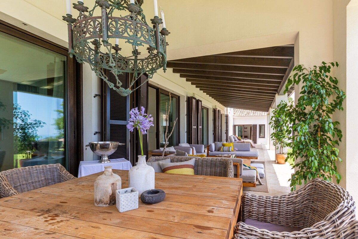 Villa del Mar | Breathtaking Villa With Private Po