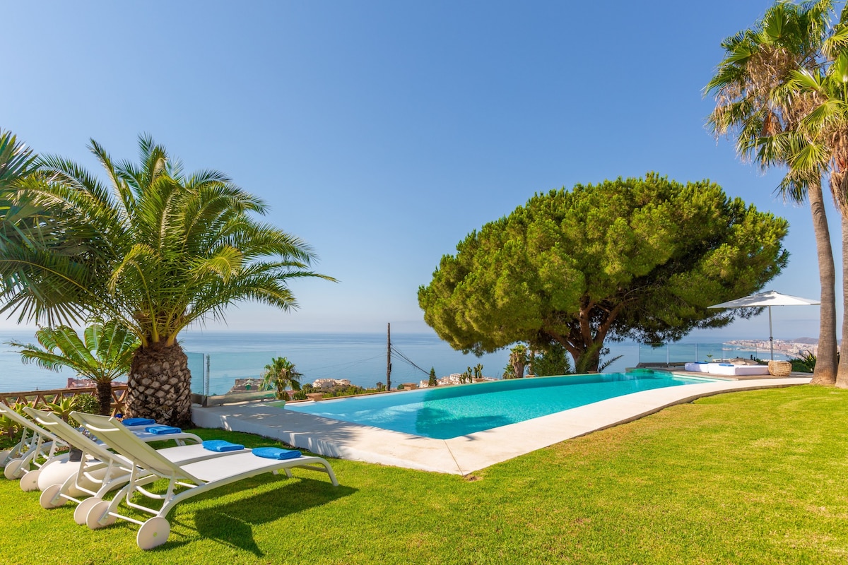 Villa del Mar | Breathtaking Villa With Private Po