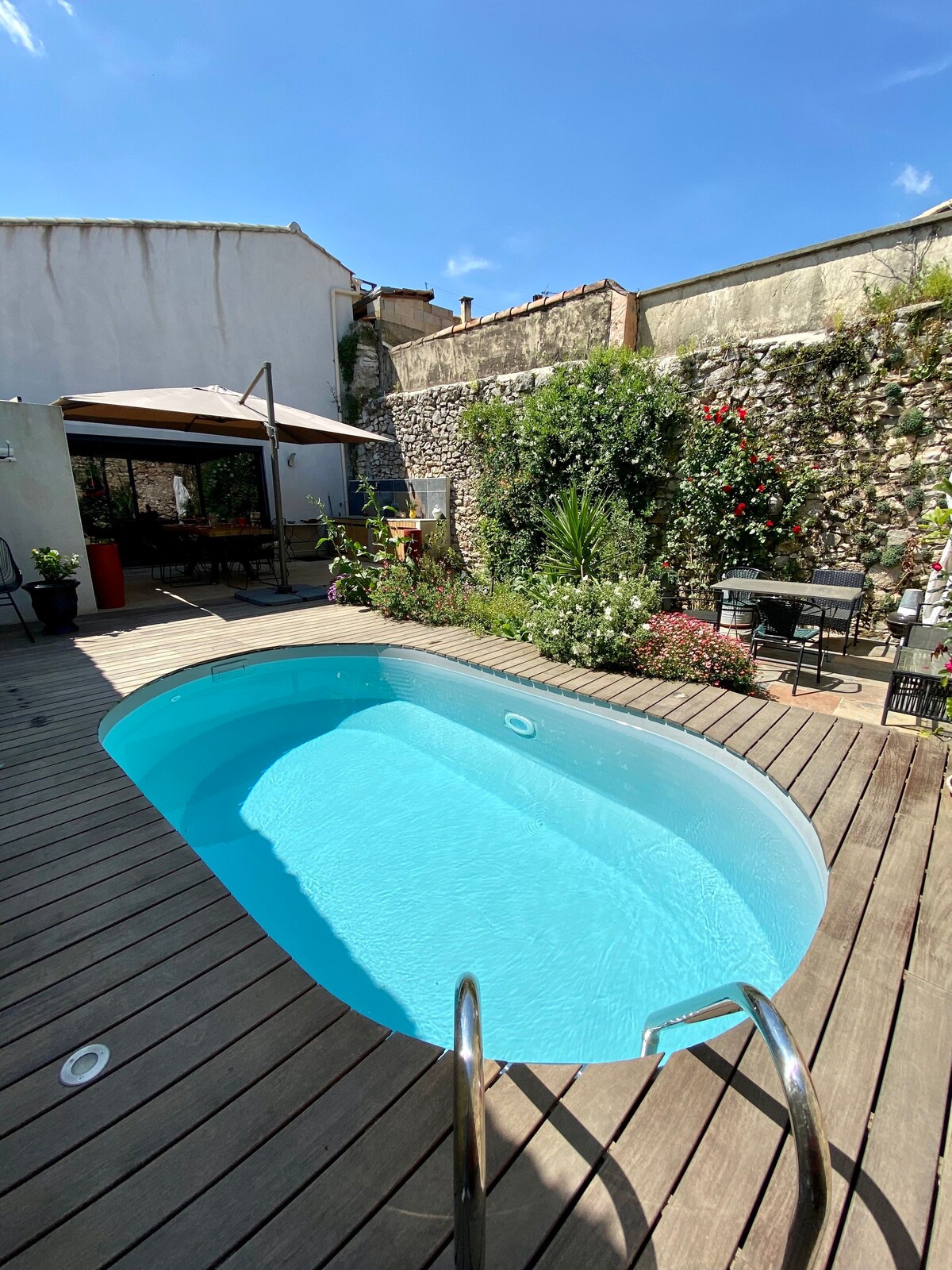 Villa for 4 ppl. with swimming-pool at Cournonsec