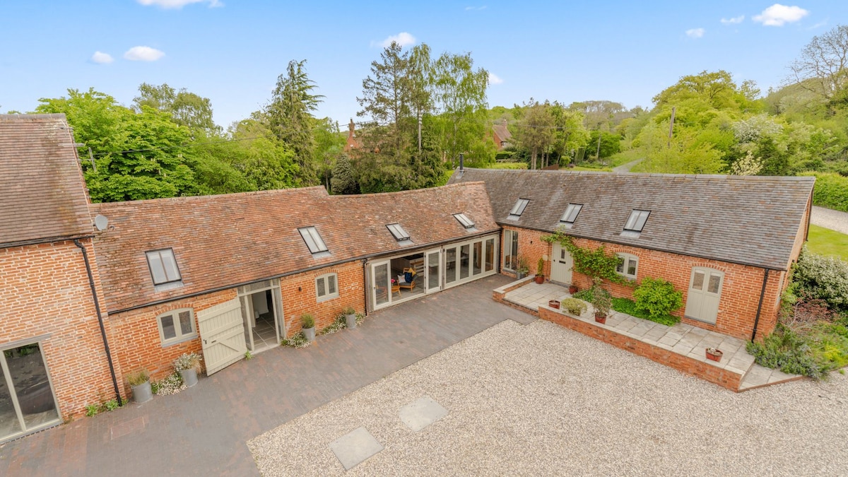 The Barn at Kington Grange, nr Stratford-upon-Avon