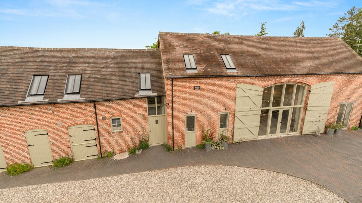 The Loft at Kington Grange, Nr Stratford up-Avon