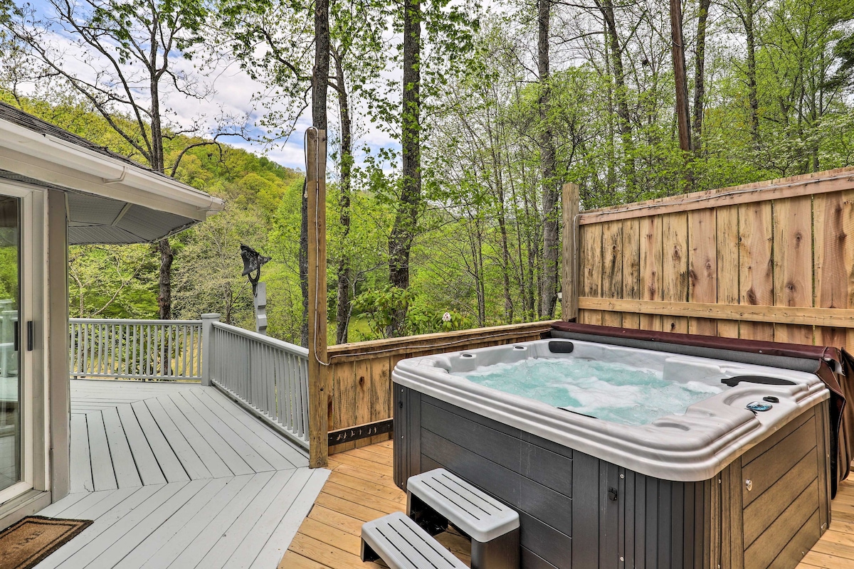 Creekside Retreat w/ Hot Tub - Pets Welcome!