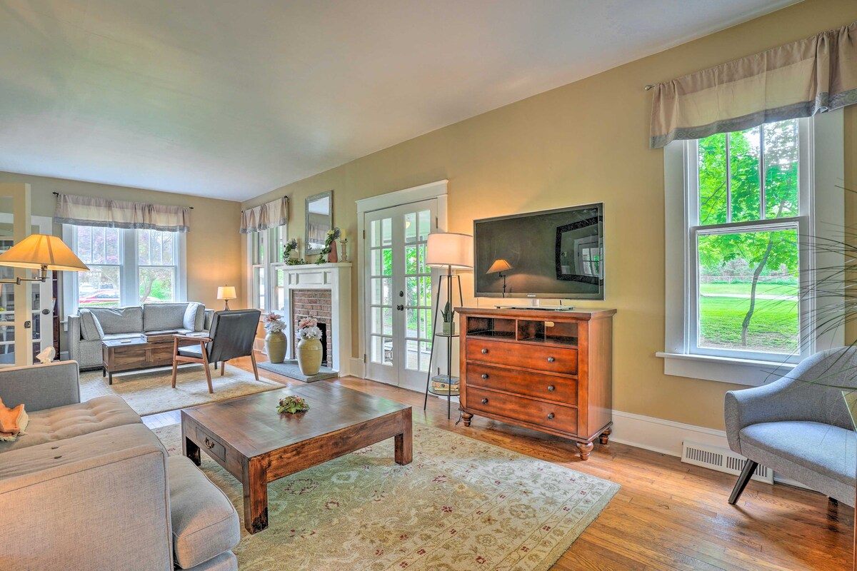 Elegant Charles Town Home: Grill, Walk Dtwn!