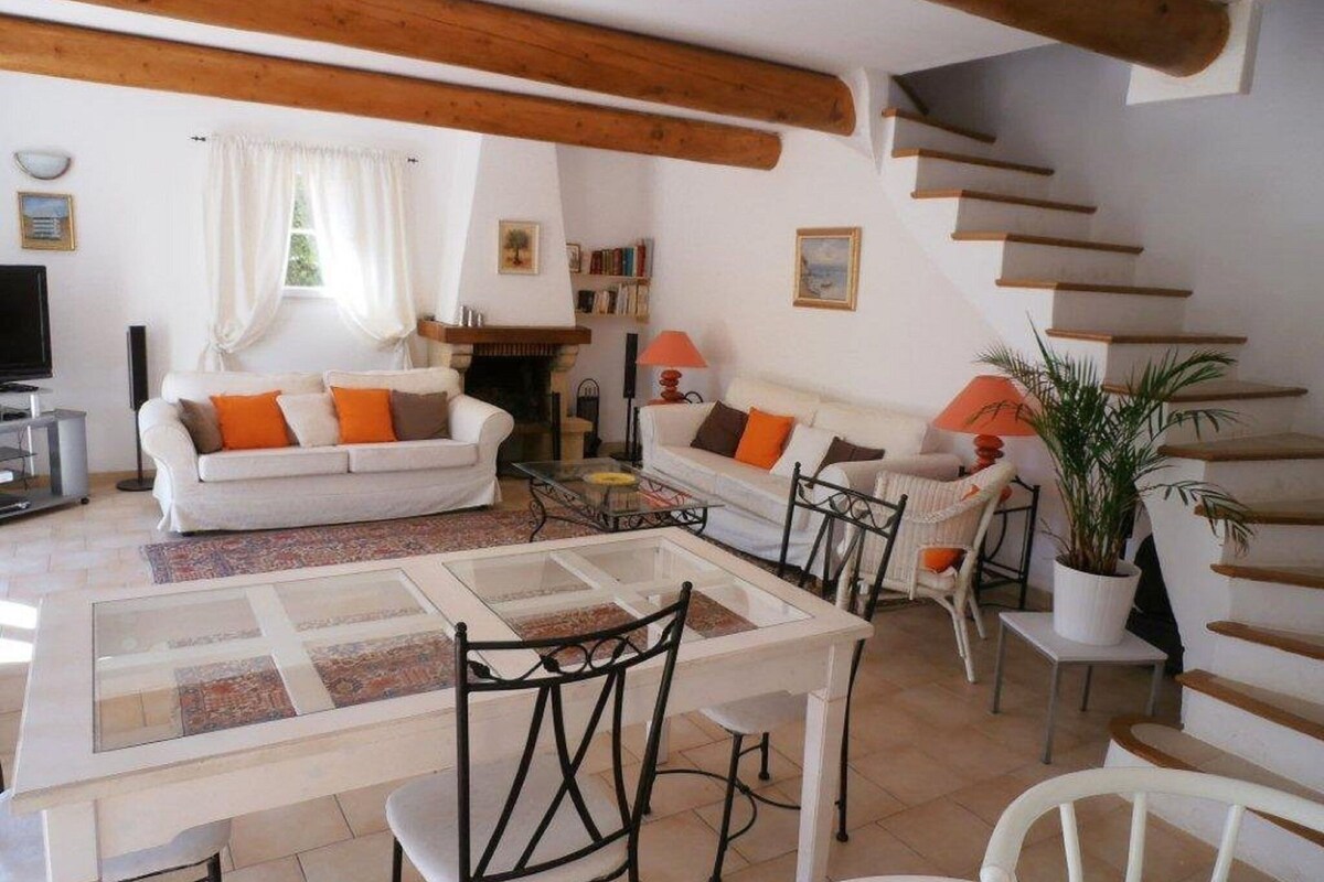 Nice holiday home in Saint-Maurice-sur-Eygues with garden