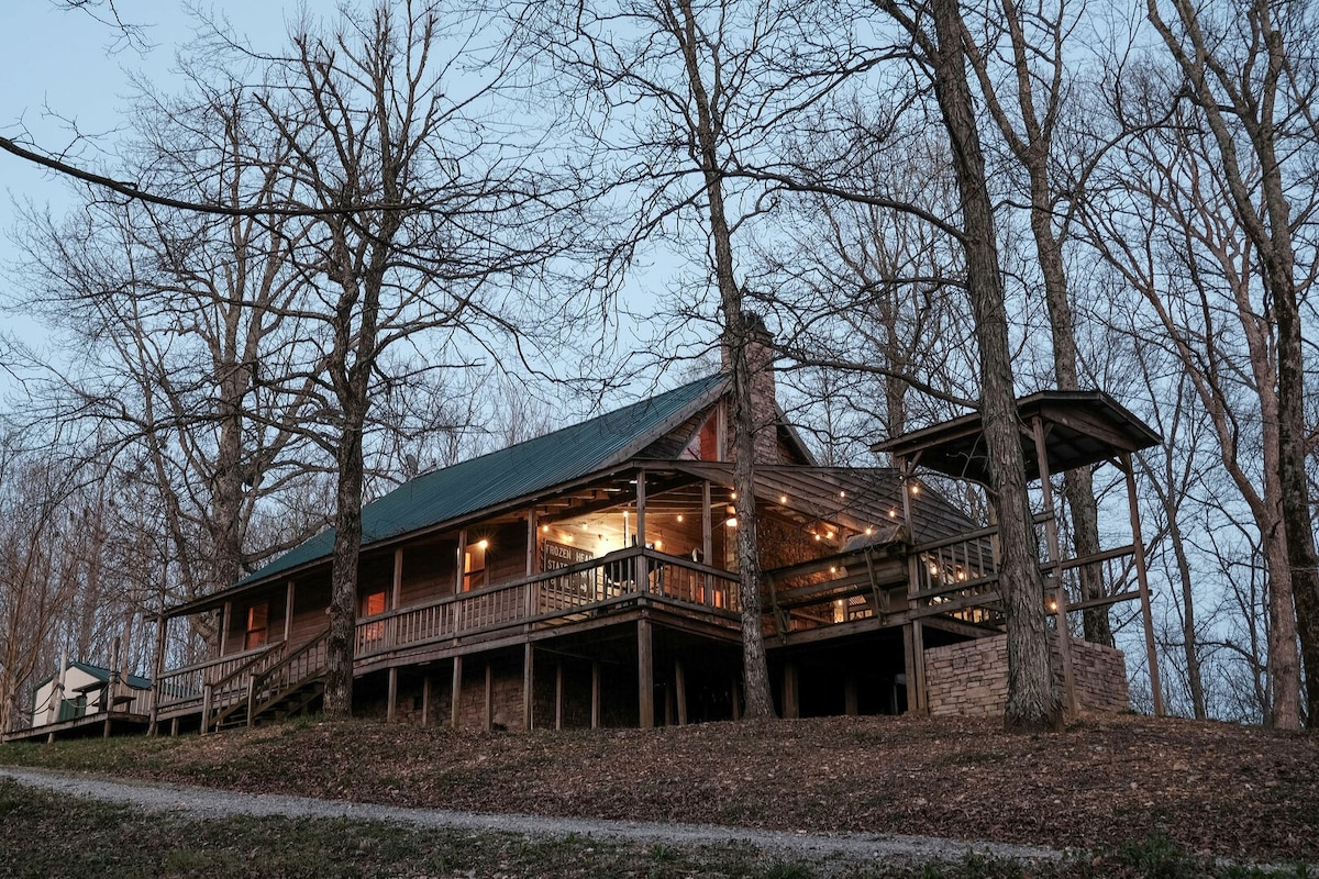 Ridgeline Cabin at Center Hill Lake