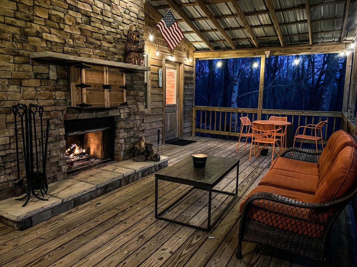 Ridgeline Cabin at Center Hill Lake