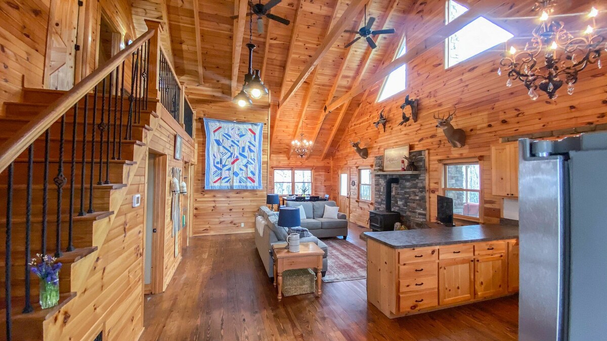 Ridgeline Cabin at Center Hill Lake