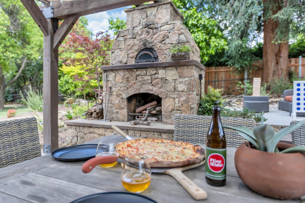 Luxe Family Retreat-Pizza Oven-Dogs-Lake < 1英里