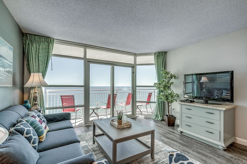 Amazing View Ocean Front Condo-Renovated