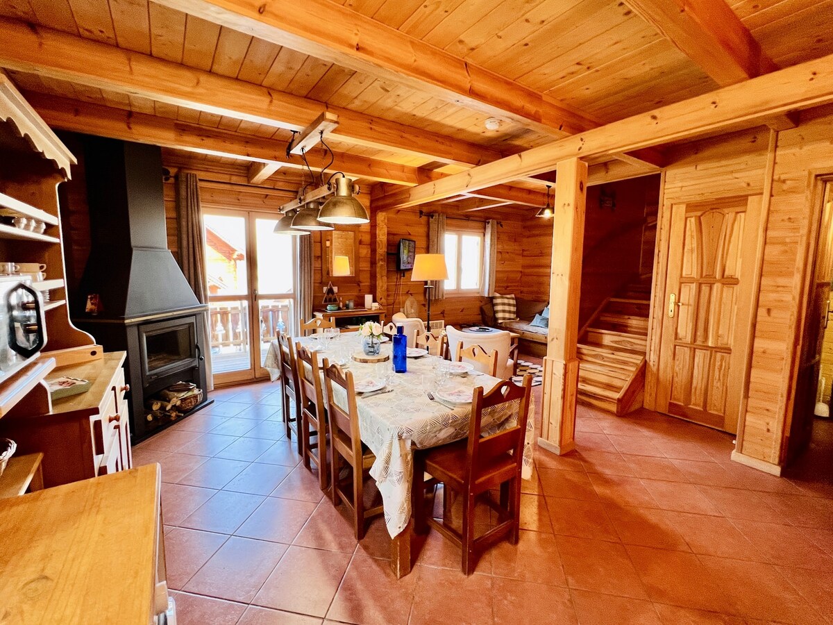 Chalet for 7 ppl. with shared pool and sauna