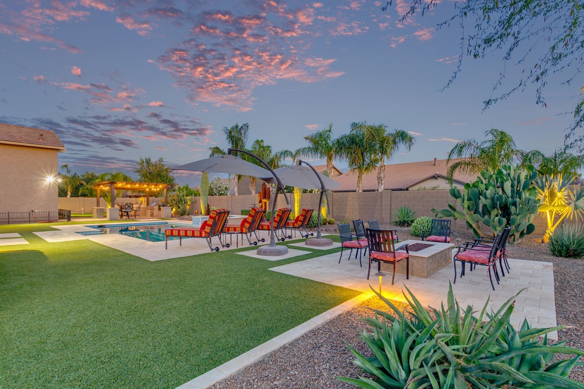 Executive Luxury Rental! Pool/Spa and Backyard!
