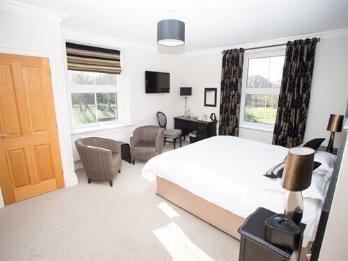 Superior Double or Twin with Ensuite at Lakeside H