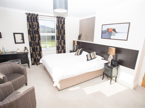 Superior Double or Twin with Ensuite at Lakeside H