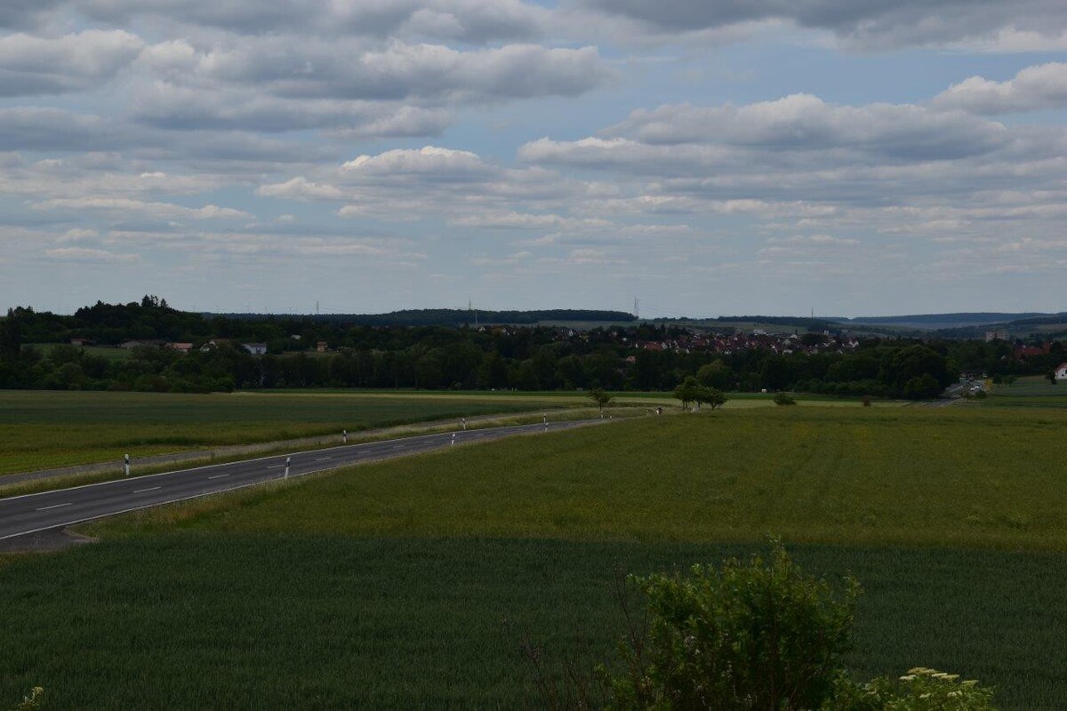 Ferienwohnung (40 qm) mit kostenfreiem WLAN (Ferienwohnung Steigerwaldblick)