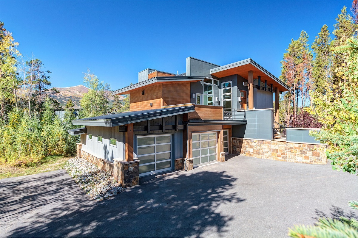 Sunset Over Main a Modern Breckenridge Chalet Perf