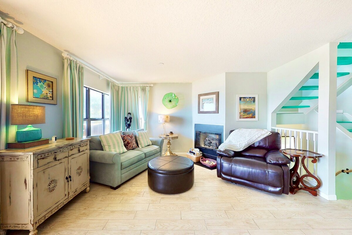 Delightful 3BR Oceanfront | Balcony