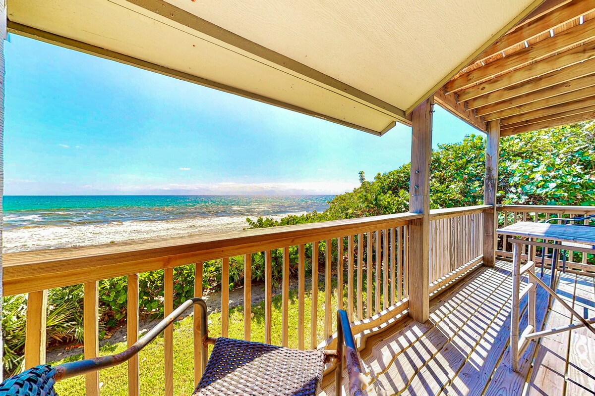 Delightful 3BR Oceanfront | Balcony