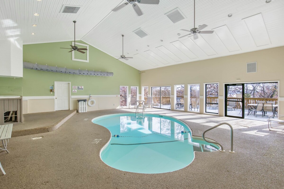 Summertime Blues-Indoor Pool-Top Floor Waterfront!