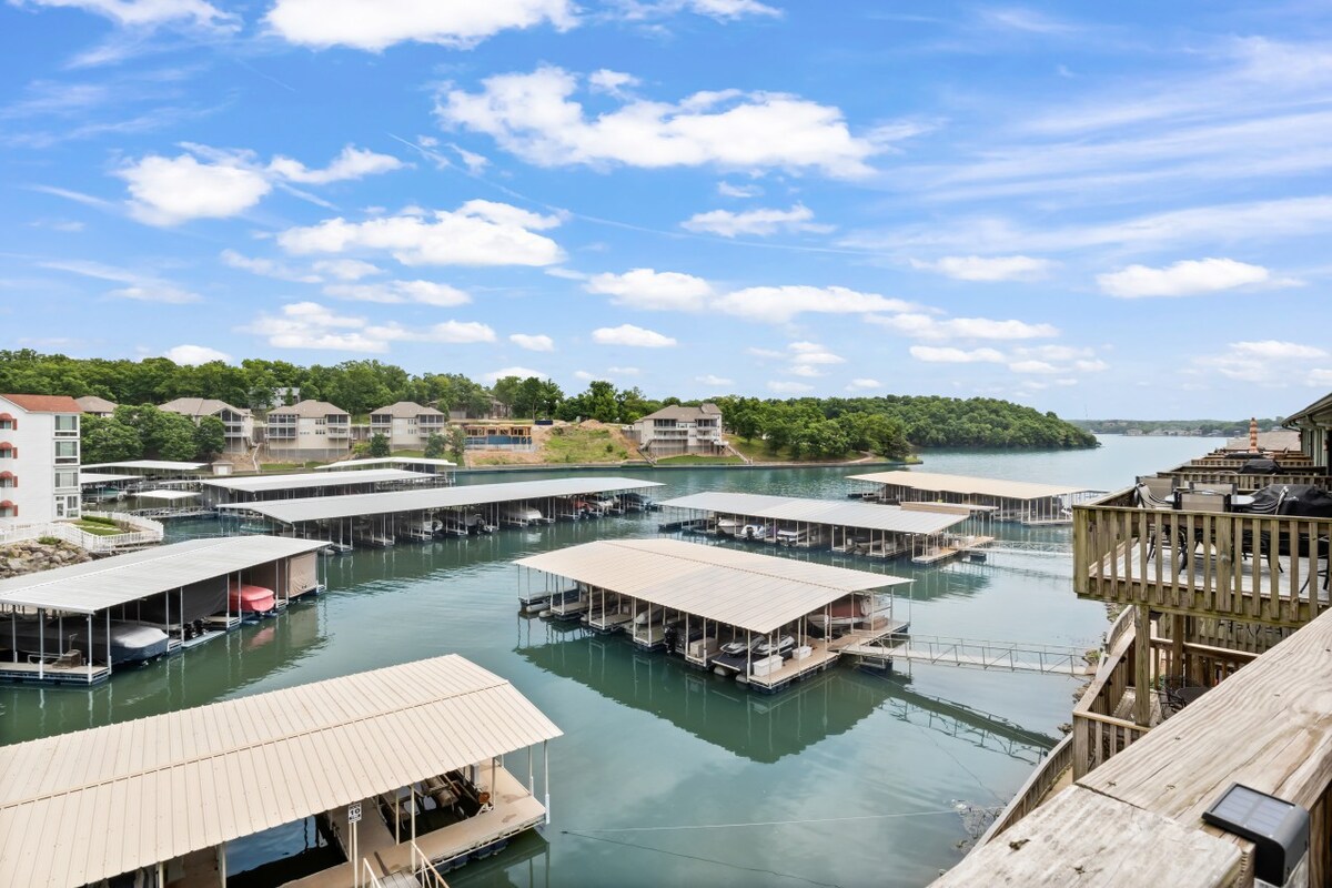 Summertime Blues-Indoor Pool-Top Floor Waterfront!