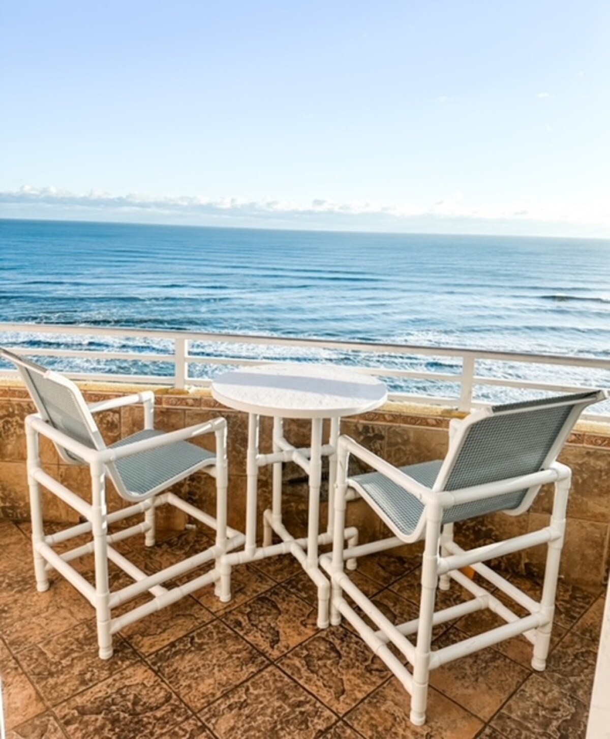 Luxurious Oceanfront Haven 1BR All New Furnishings