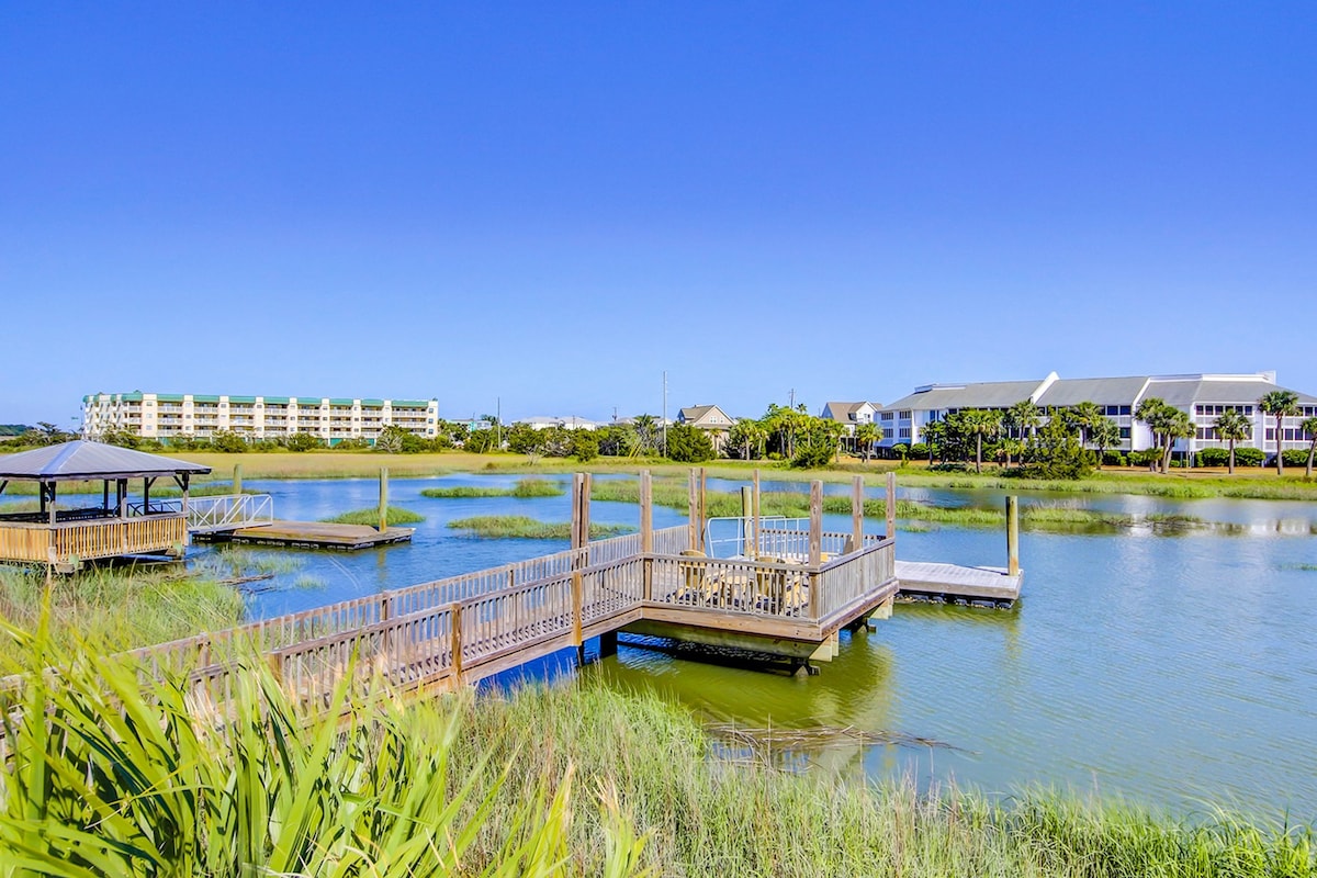 Walk to Beach 5BR Riverfront Edisto Island Dog Fr