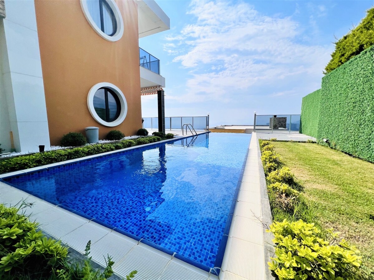 Alanya别墅，带私人泳池和露台