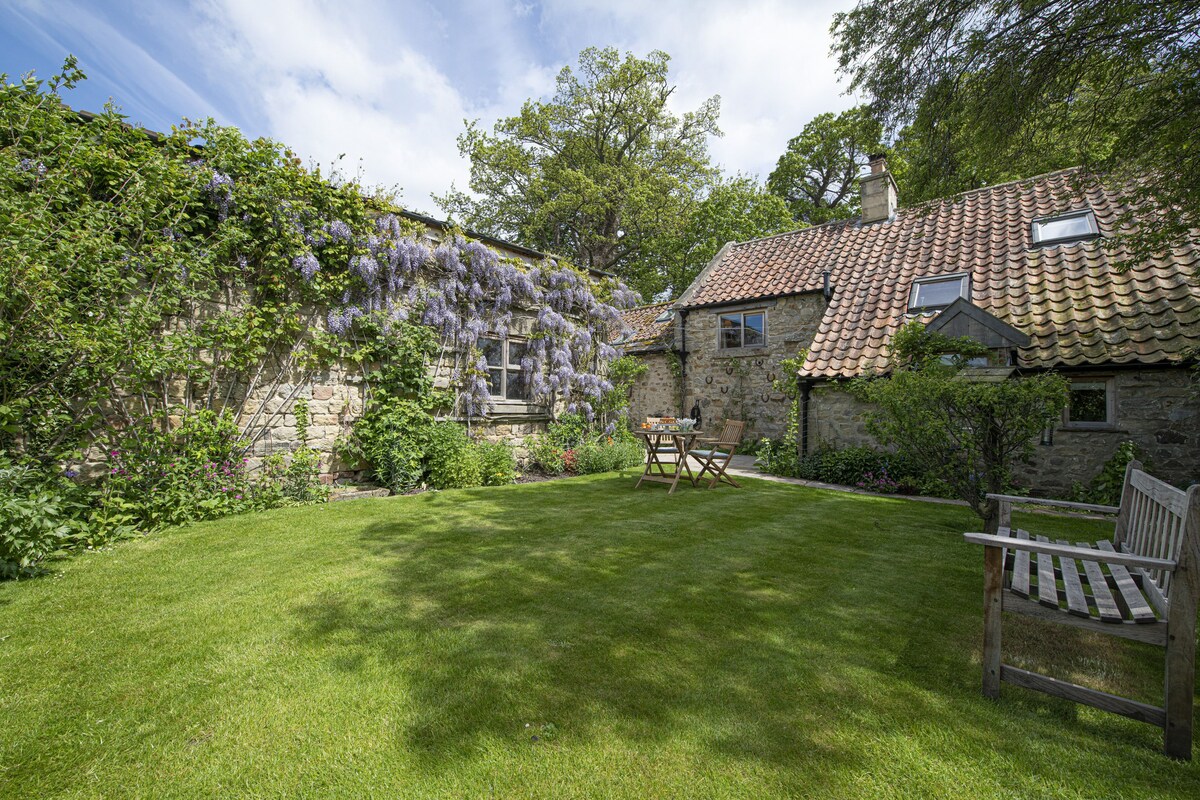 Duxey Cottage