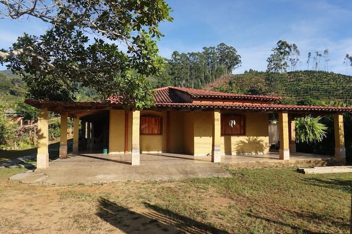 Pedra Roxa, Distrito de Santa Marta, Ibitirama的民宿
