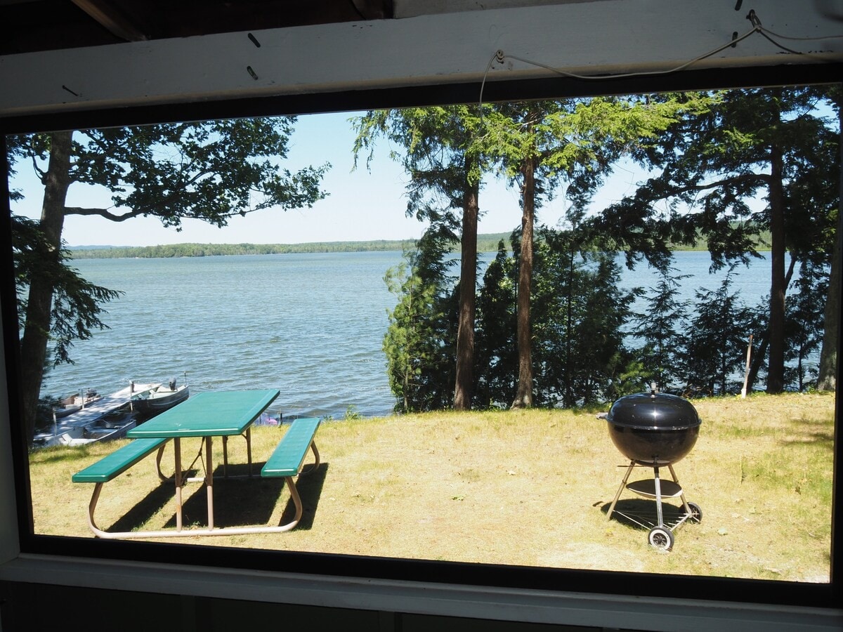Lakefront!  Twin Birch Resort - The Green Laker