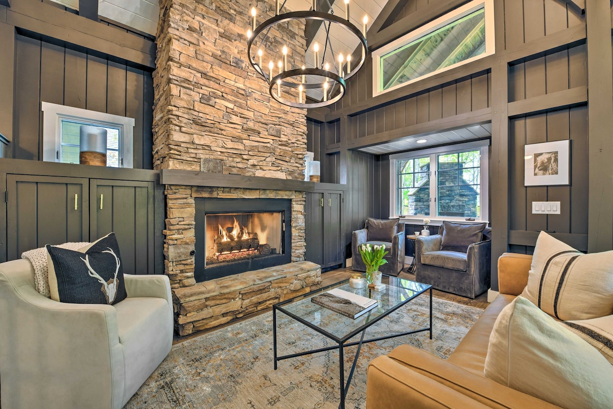 Stunning Cashiers Home w/ Deck & Outdoor Fireplace