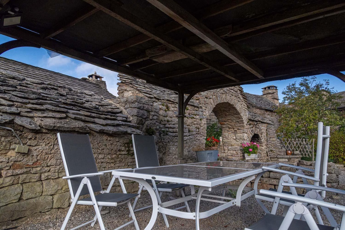 Gîte La Bastide 2/4 Personnes à Sauveterre