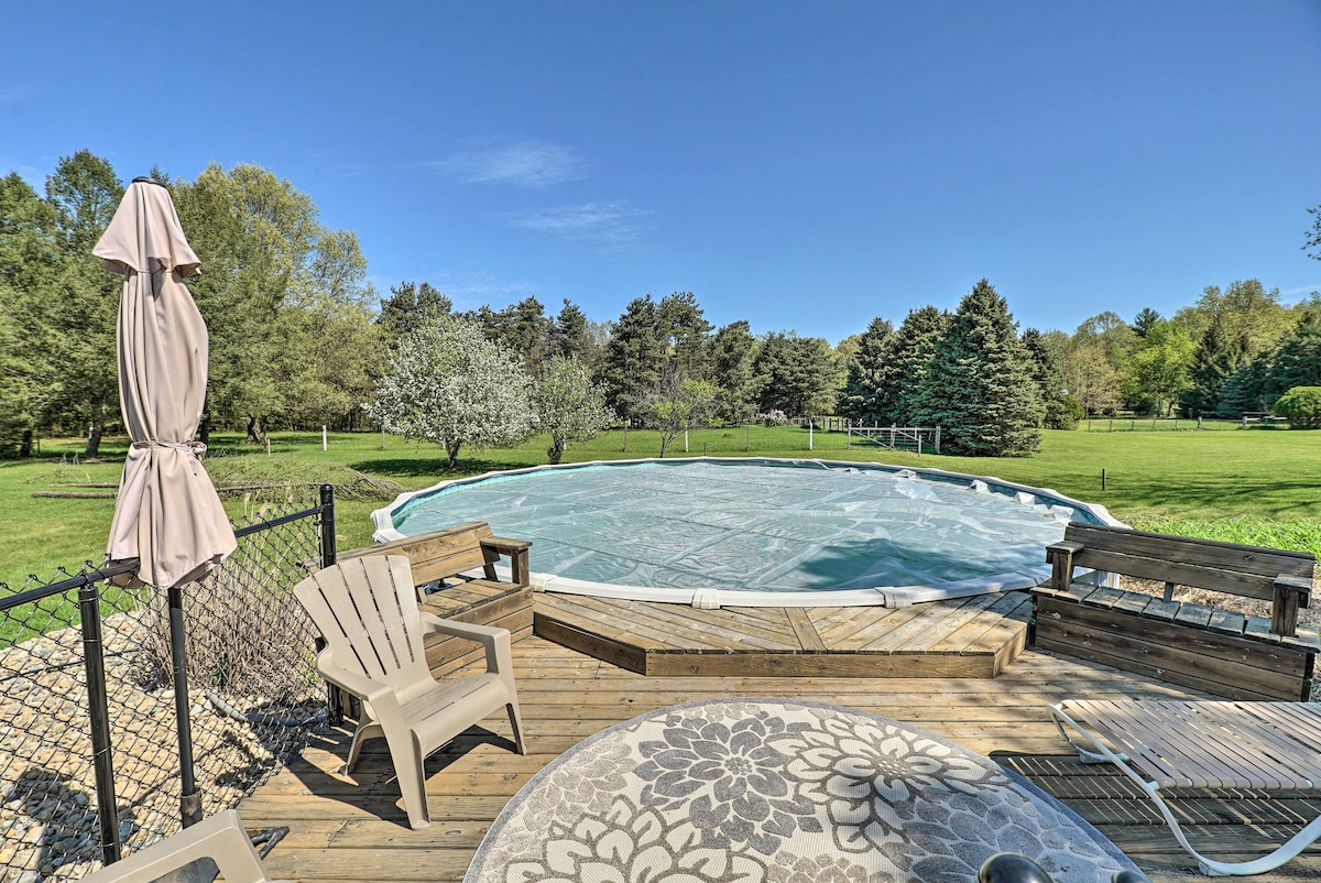 Coloma Escape: Pool, Hot Tub < 1 Mi to Lake!