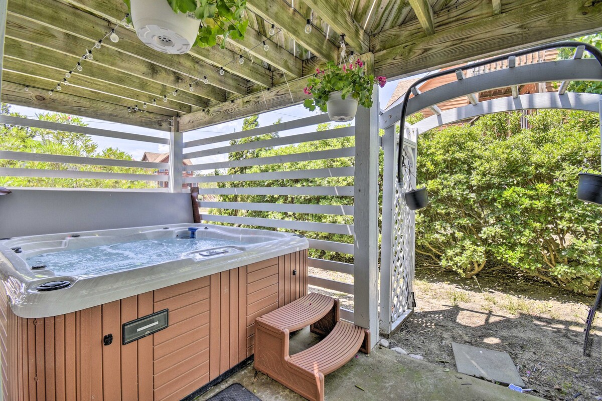 Dreamy, Coastal Studio Paradise w/ Hot Tub!