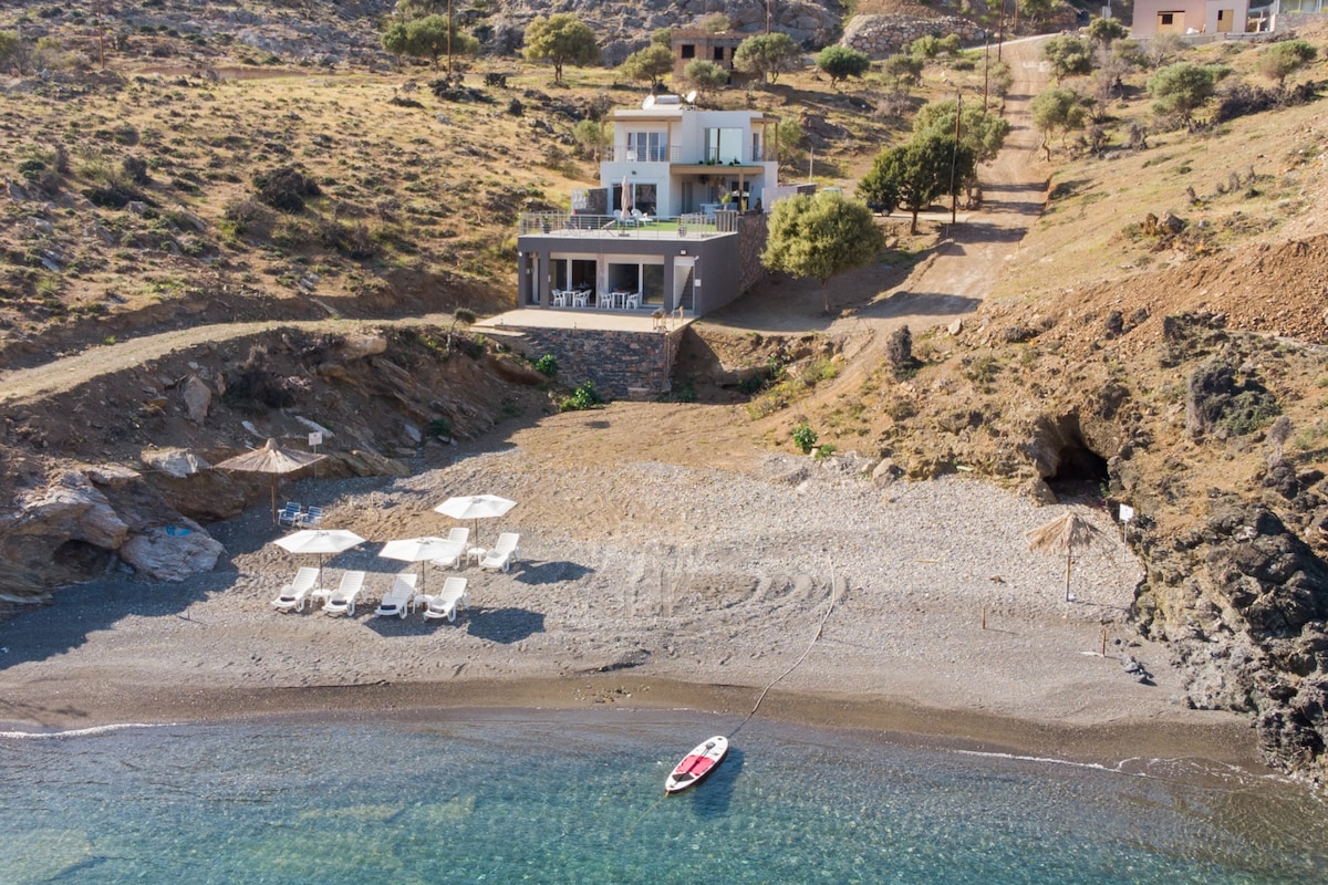 Beachfront Studio Kyma East ~ Crete's Hidden Gem