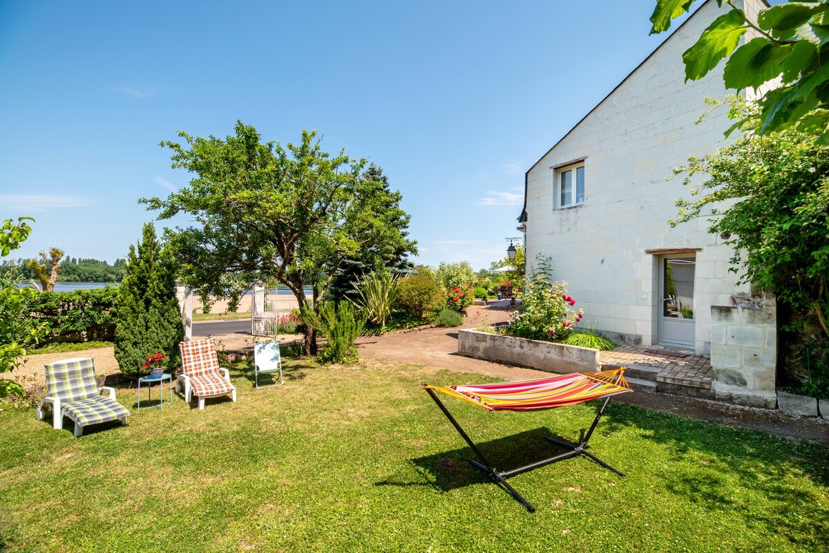 Le Clos Eugenie - House with a view of the Loire