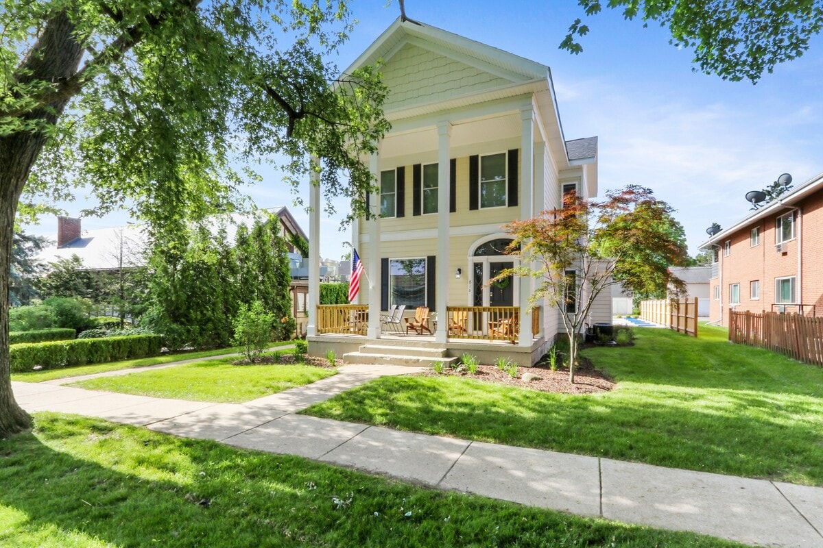 White House on Wisconsin- Entire Property sleeps20