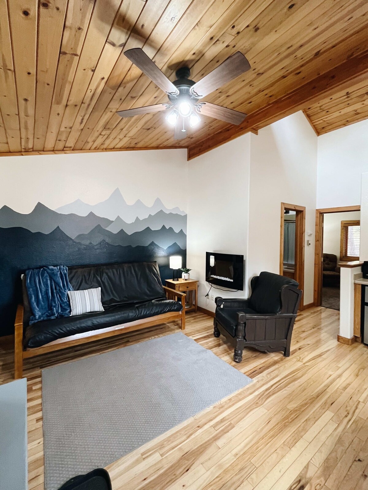 Cabin Suite Bed & Breakfast