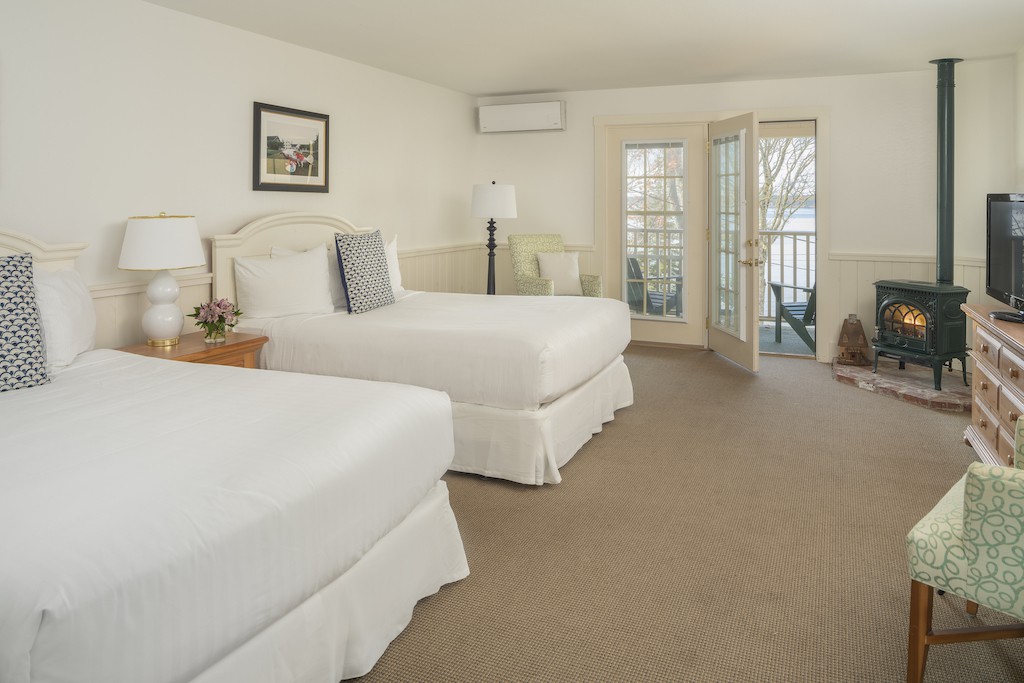 Bright ADA Lodge Room with Partial Ocean Views