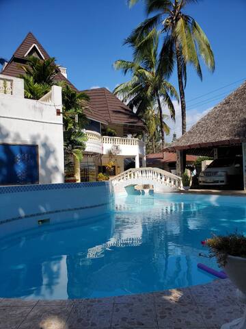 迪亚尼海滩(Diani Beach)的民宿