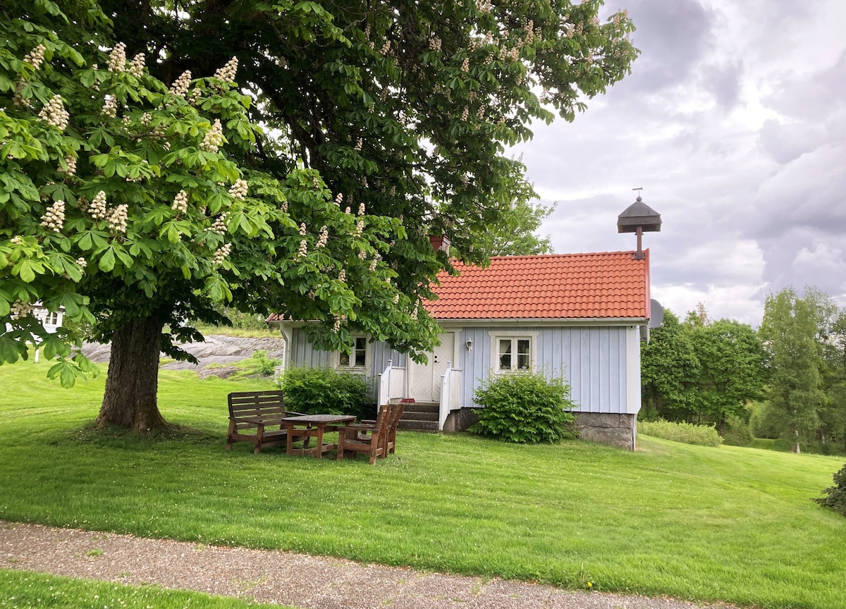 Cozy little cottage in Småland close to lake and fishing