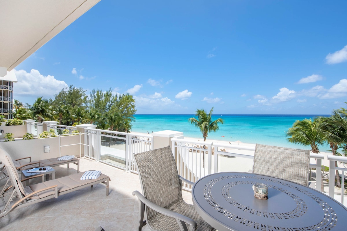 Beachcomber 17 by Grand Cayman Villas